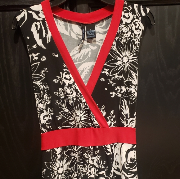 Top - Picture 2 of 5